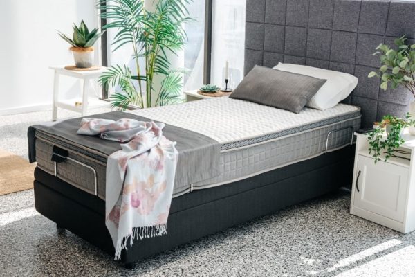 SleepHive - Cosmos Mattress with Hilo Base